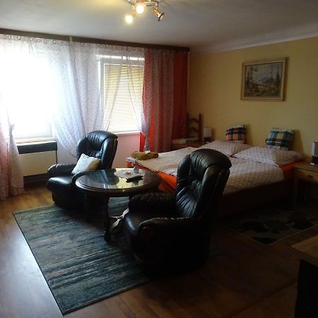 Ferienwohnung Milanna Břeclav Exterior foto